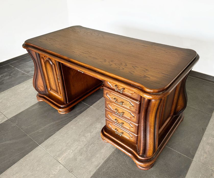 Biurko dębowe w stylu gdańskim z bogato zdobionym frontem