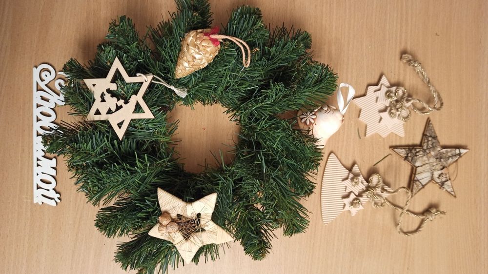 Ялинкові прикраси + віночок штучний