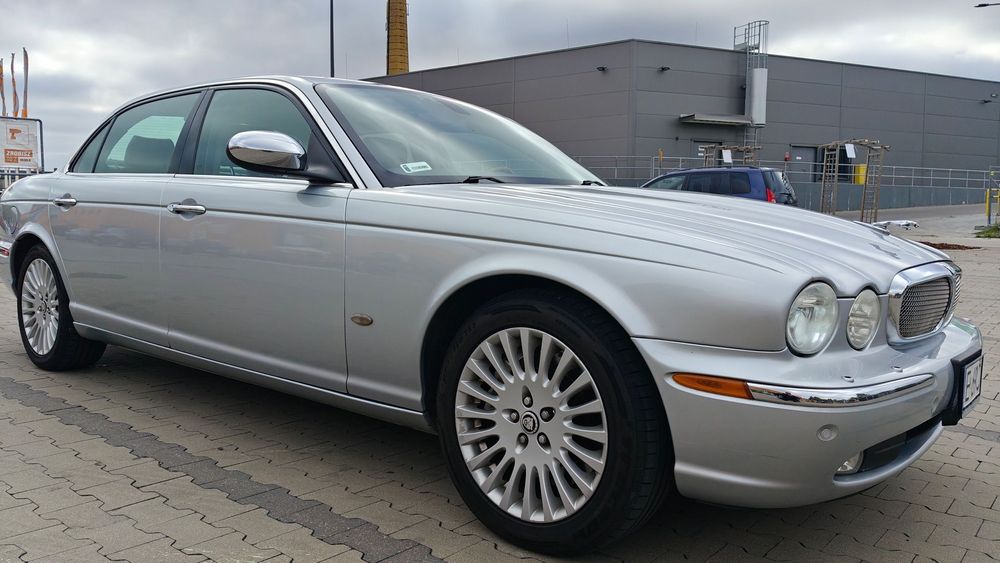 Jaguar XJ pierwszy właściciel w Polsce ,stan idealny,drugi komplet kół