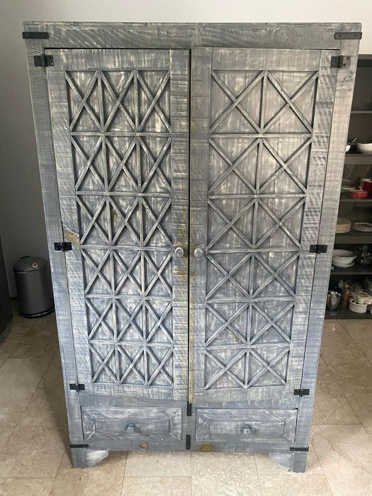 Piękna unikatowa szafa