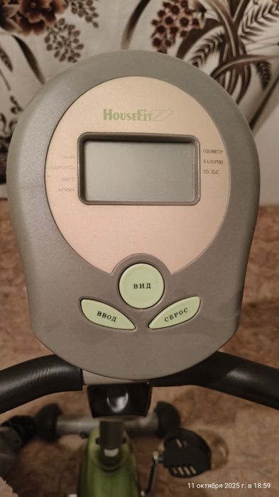 Велотренажер HouseFit