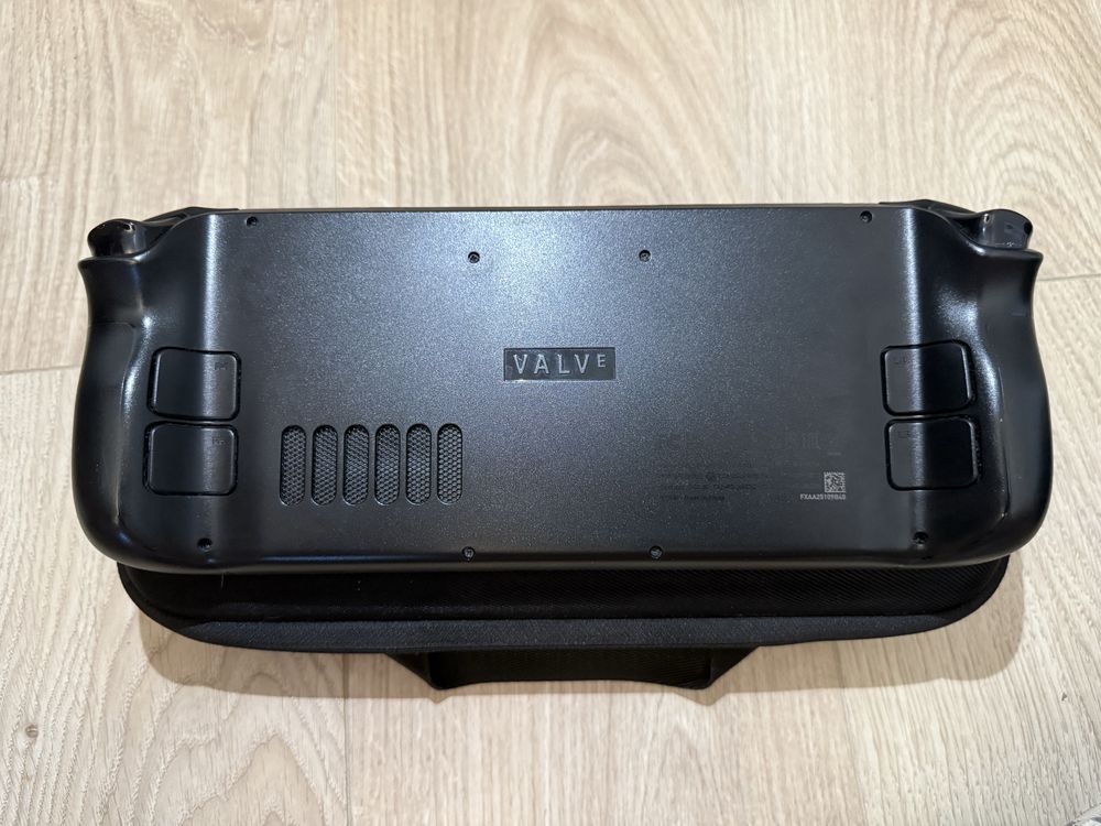 Steam Deck LCD 1 TB – портативна ігрова консоль