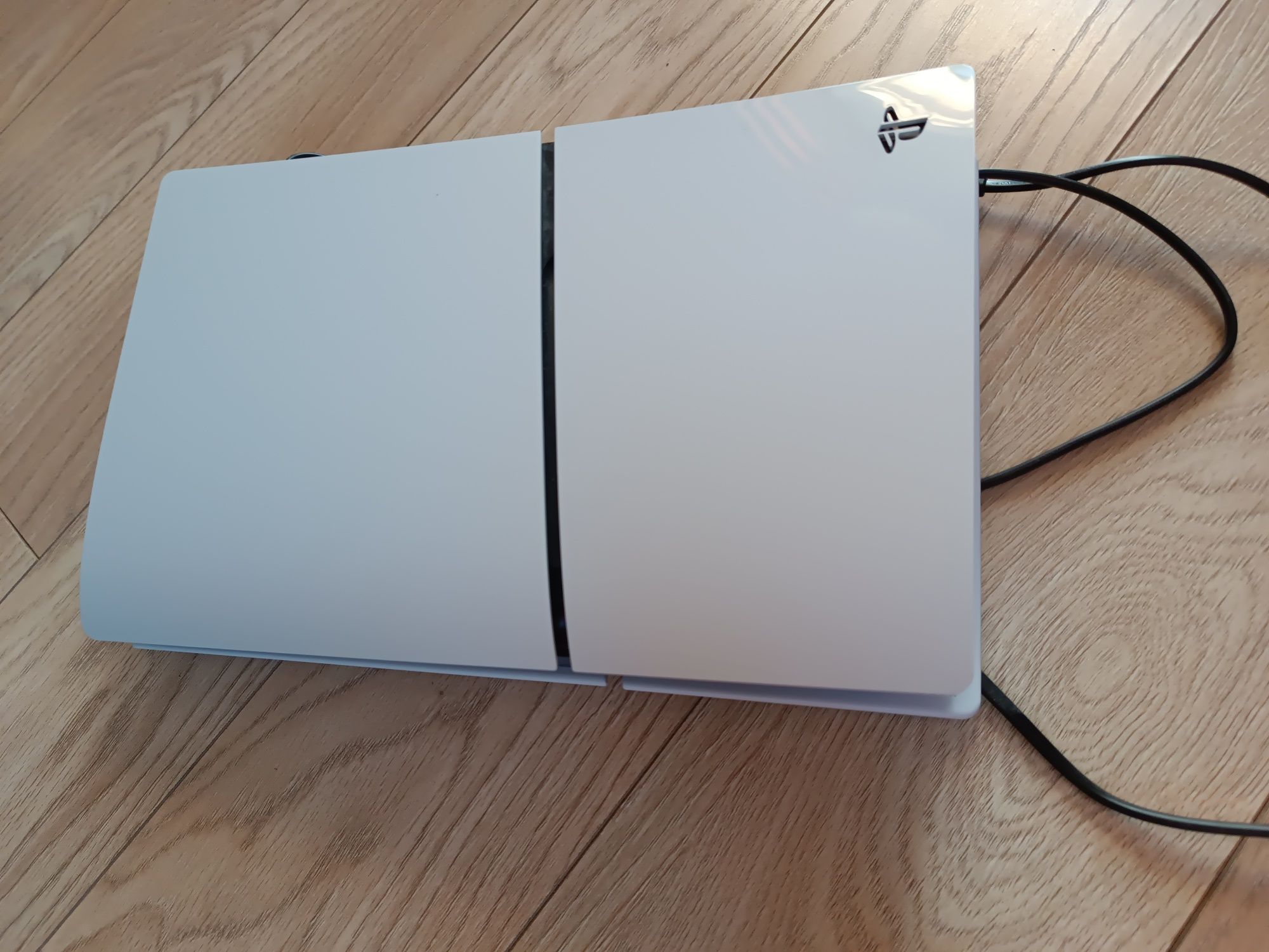PS5 bez napędu i bez padów
