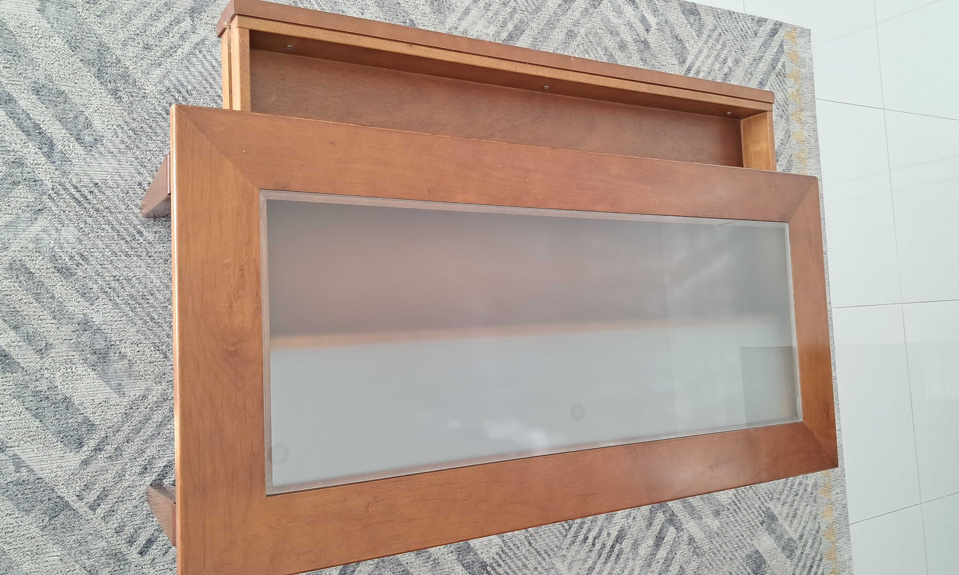 Mesa de centro em cerejeira com gaveta