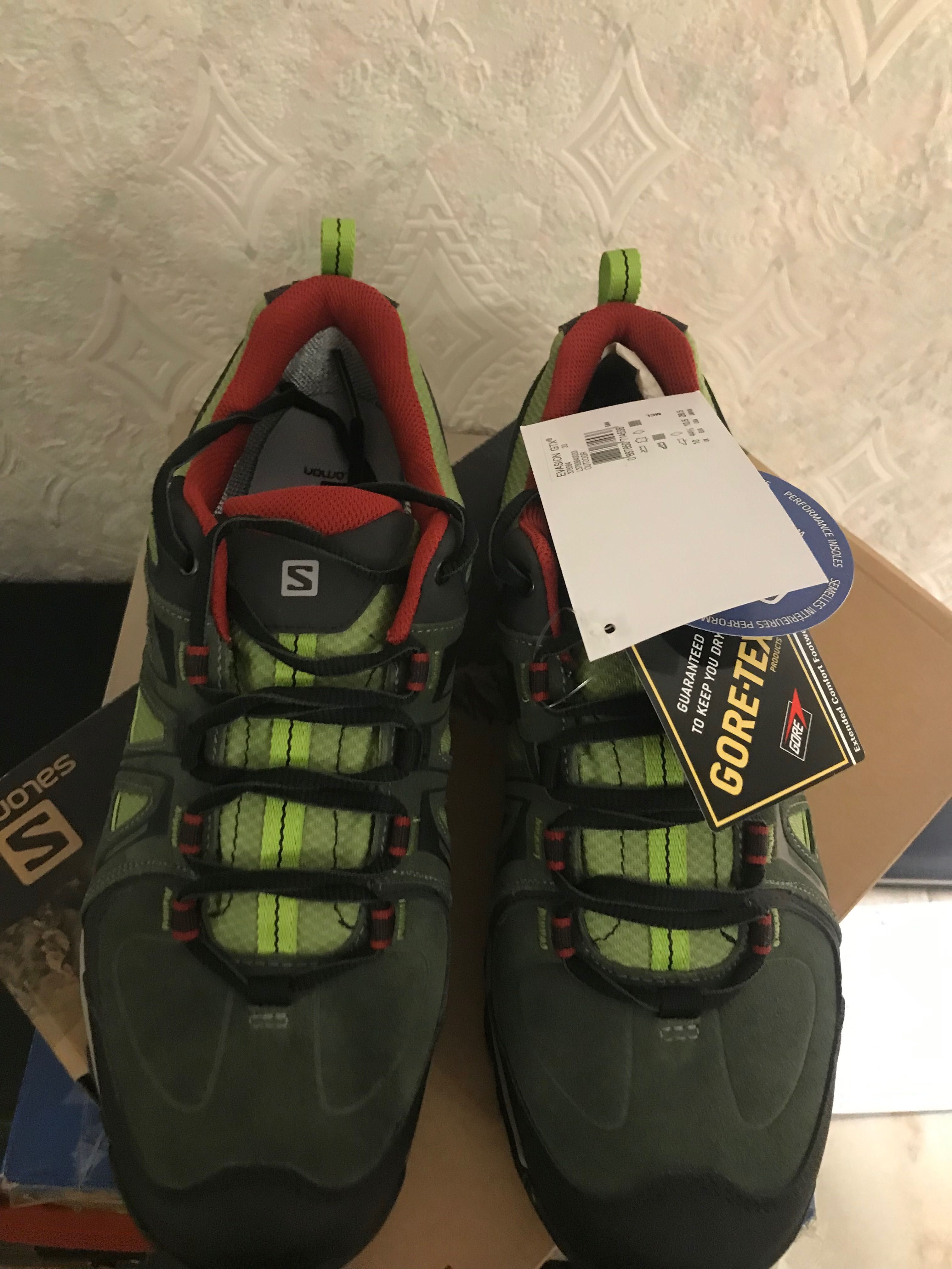 Продам шикарні кросівки Salomon gore tex. Нові,розмір 43