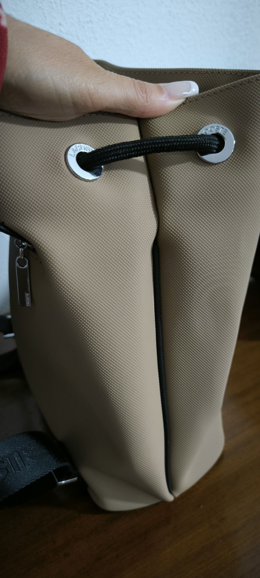 Mochila Lacoste. Nova