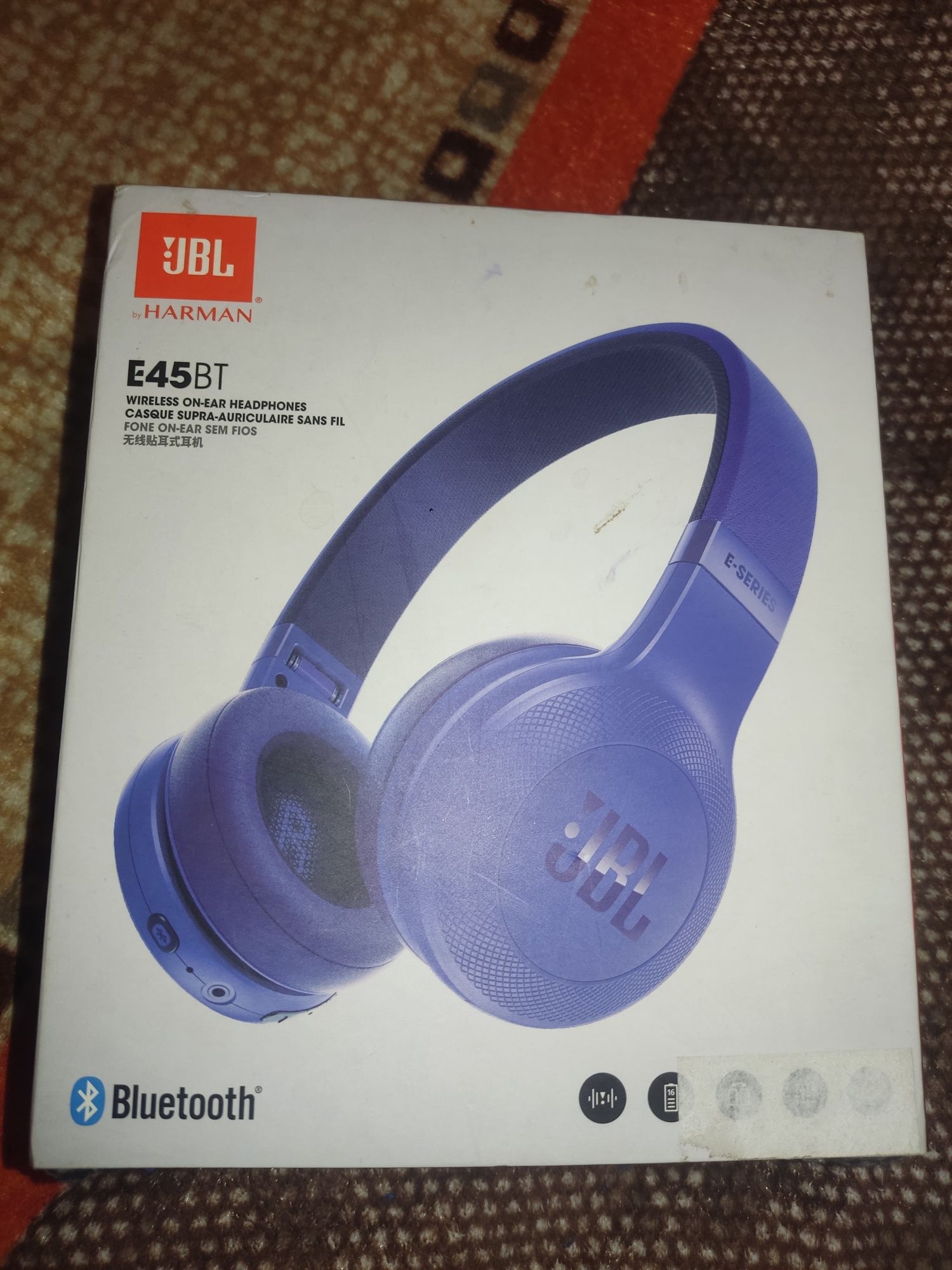 Наушники JBL в отличном состоянии