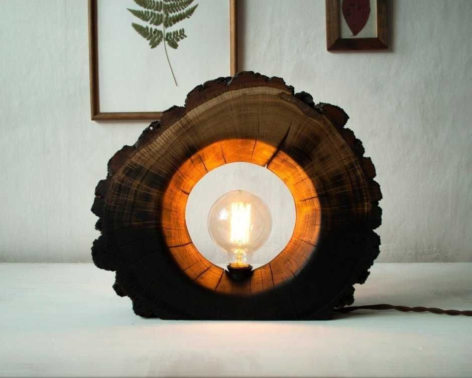 Лампа зі спилу дерева. Настільна лампа LOFT. Светильники из дерева