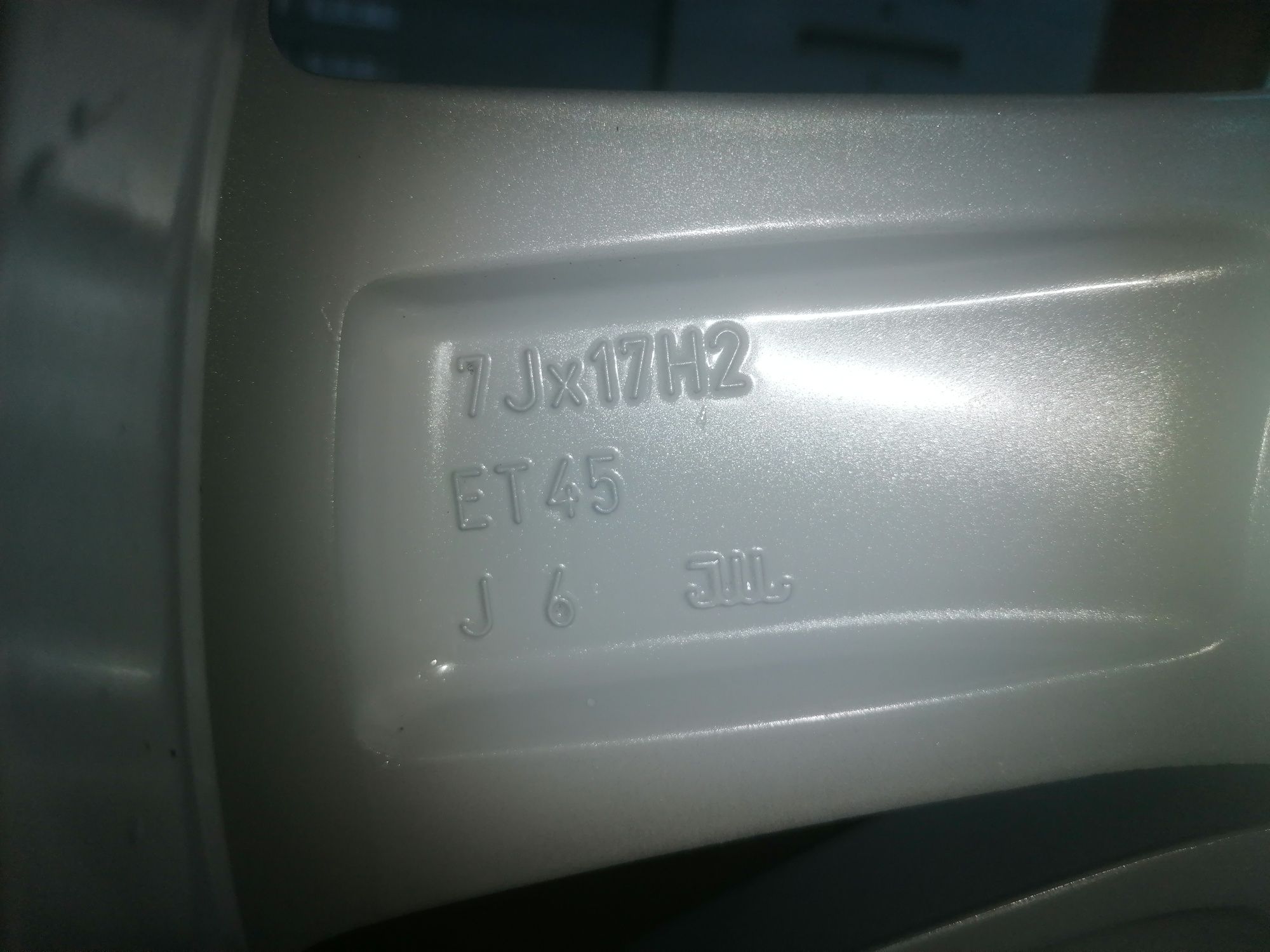 Oryginalne koła letnie 215/55R17-RONAL 7JX17H2 ET45 SKODA