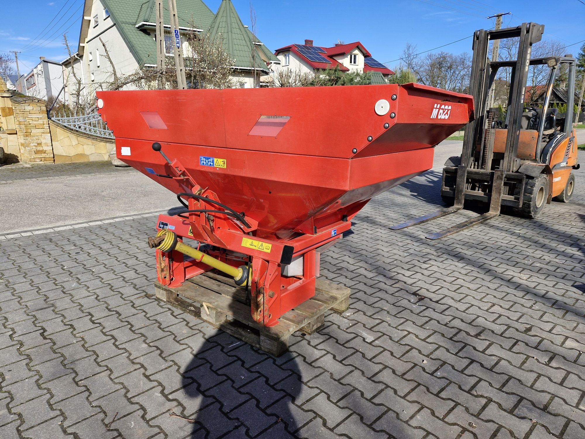 Rozsiewacz do nawozów Kuhn MDS 932 M 2002 rok hydraulika