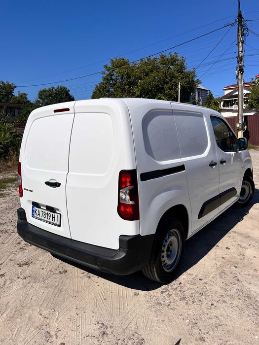 Продам свій автомобіль Citroen Berlingo 2019