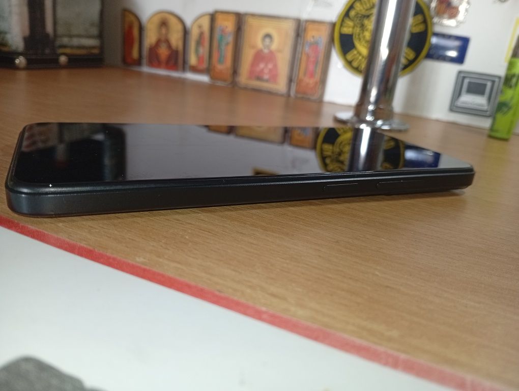 Телефон Xiaomi Poco M5 4+4/128Gb в состоянии нового