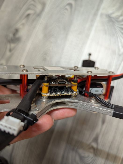 Продам  FPV  дрон
