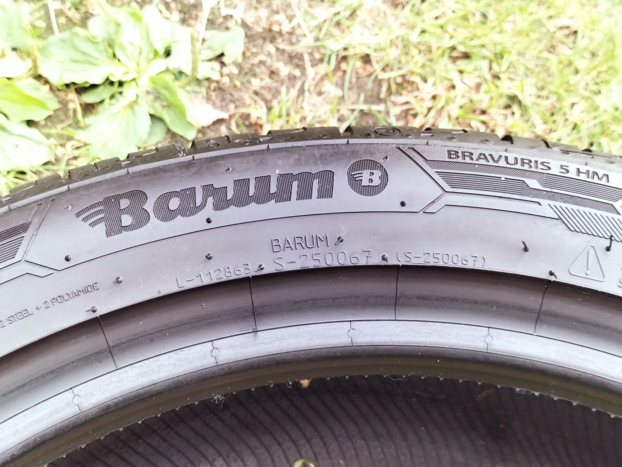 Opony letnie Barum 215/45 r17