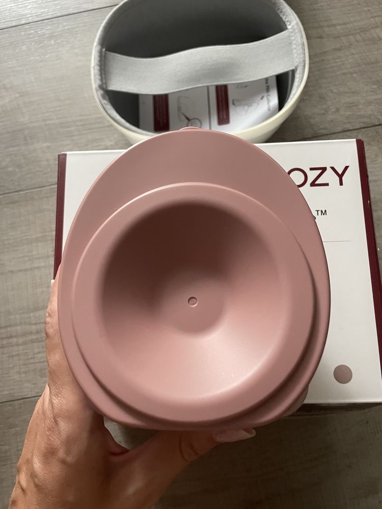 Laktator pojedynczy Momcozy M6  jak nowy