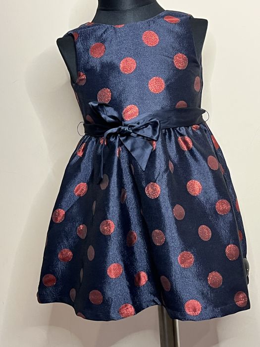 Дитяче нарядне плаття на 2-3 роки. Є 2 однакові одного розміру