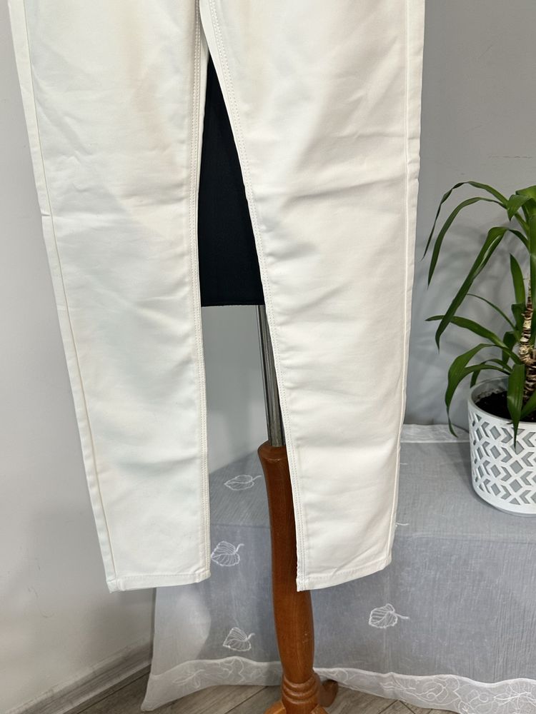 Nowe białe spodnie roz. 32  Black Zapraszam