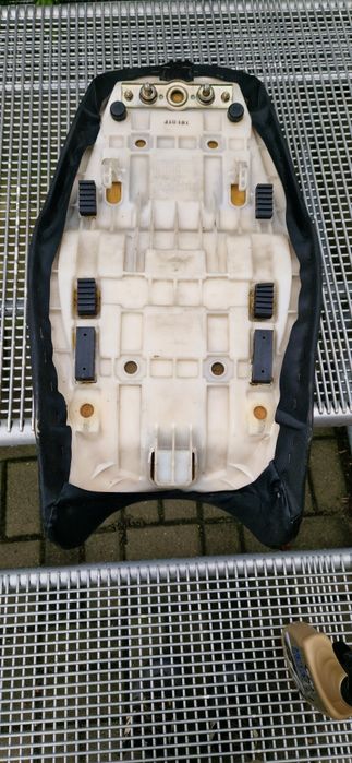 SUZUKI BANDIT GSf1200 GSF 1200 kanapa siedzenie 01-05 siodło