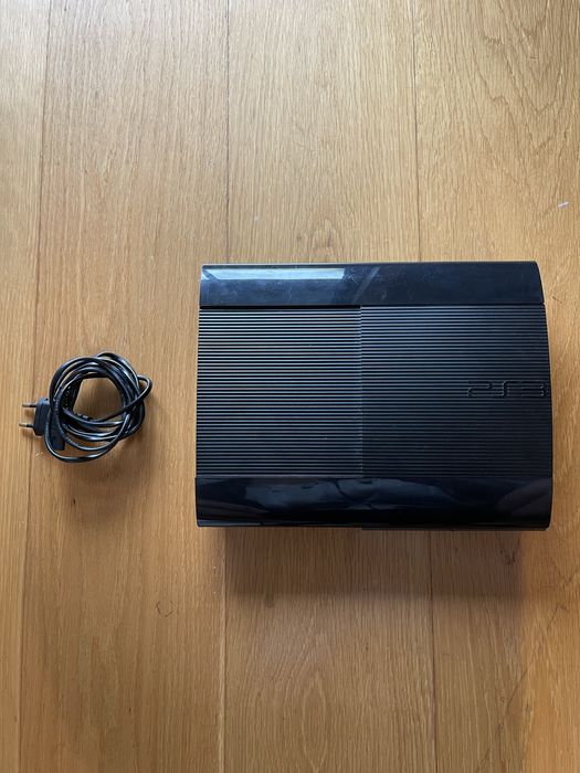 Ps3 superslim + cabo AC (sem comando)