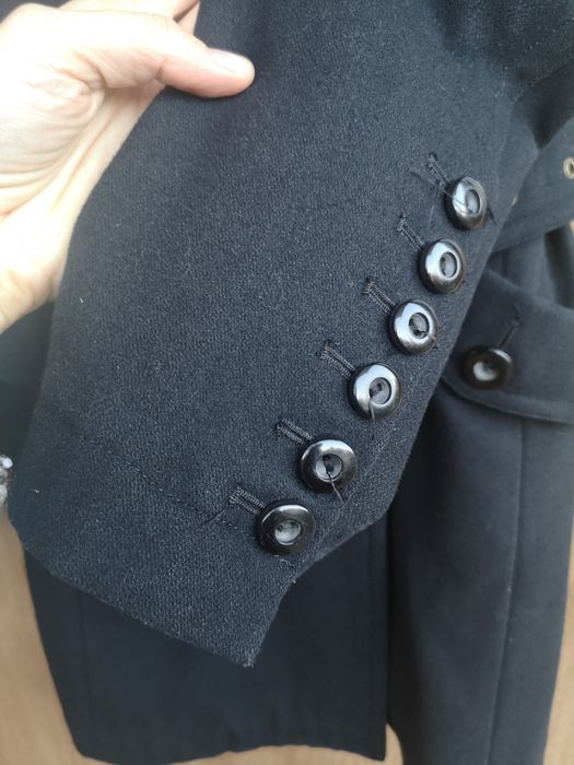 Czarny płaszcz jesienny, 50% wełny, Amisu