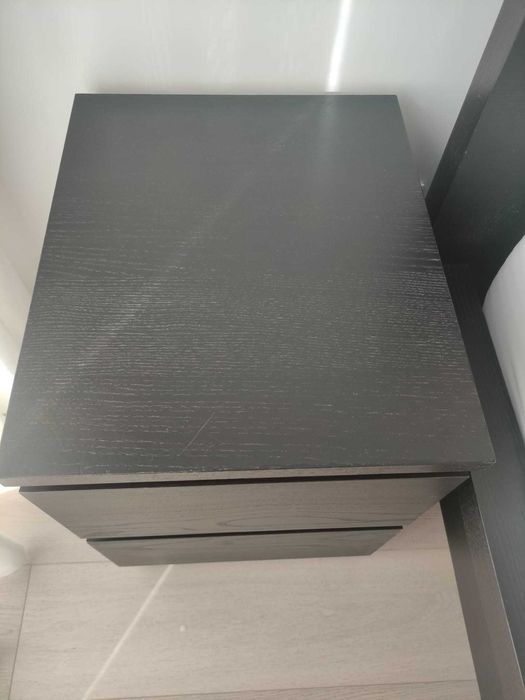 Cama + 2 mesas de cabeceira IKEA MALM em preto-castanho