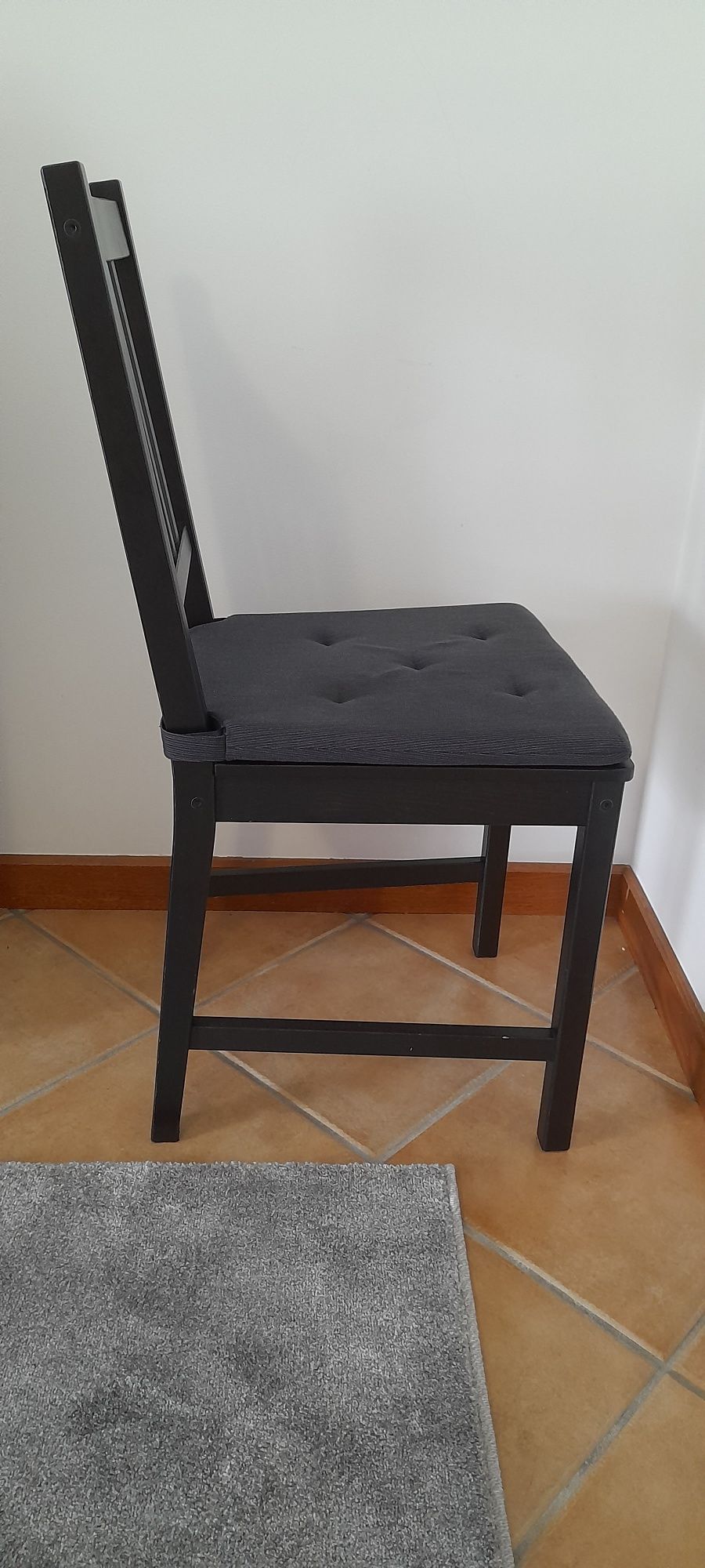 4 cadeiras de sala de jantar ikea stefan com almofadas