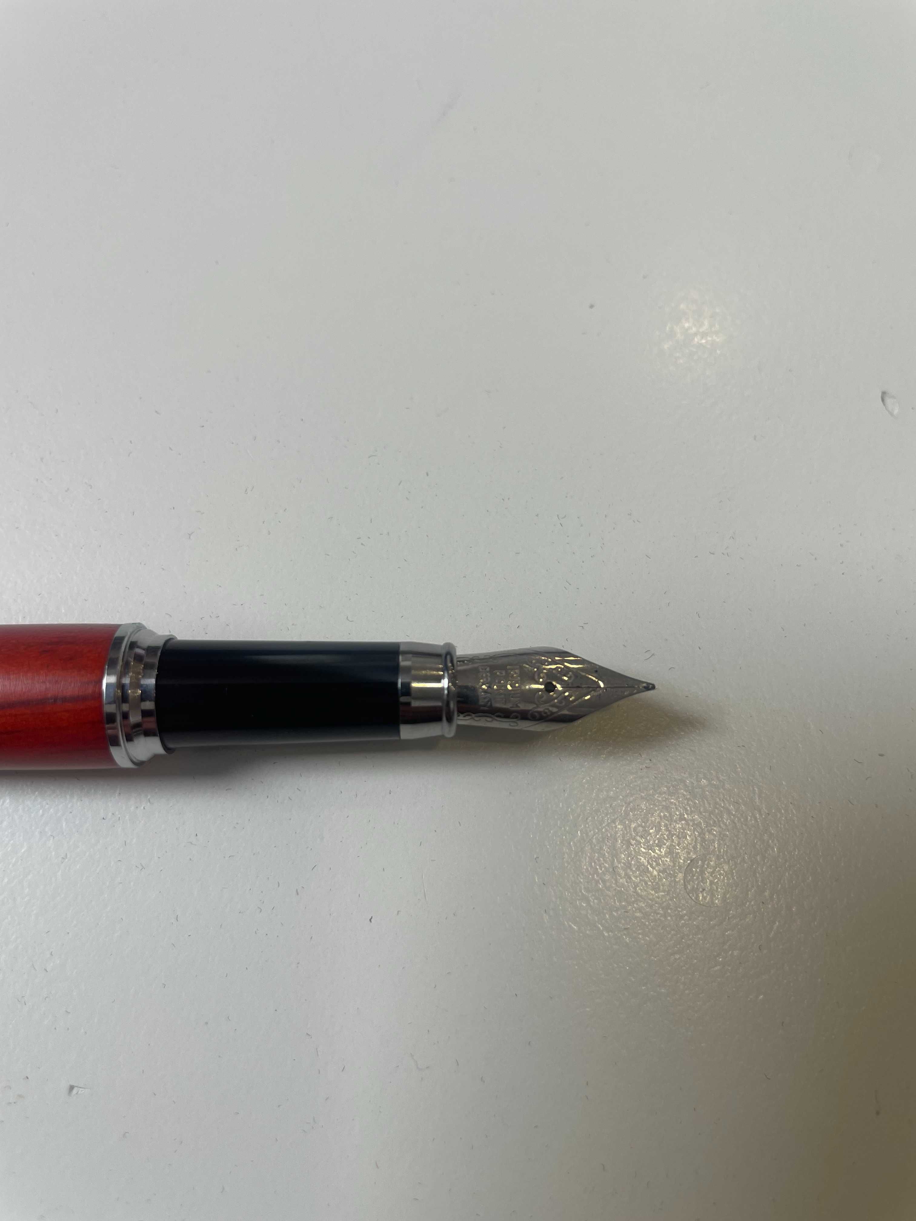 Zestaw Pióro wieczne i długopis. Nieużywane.