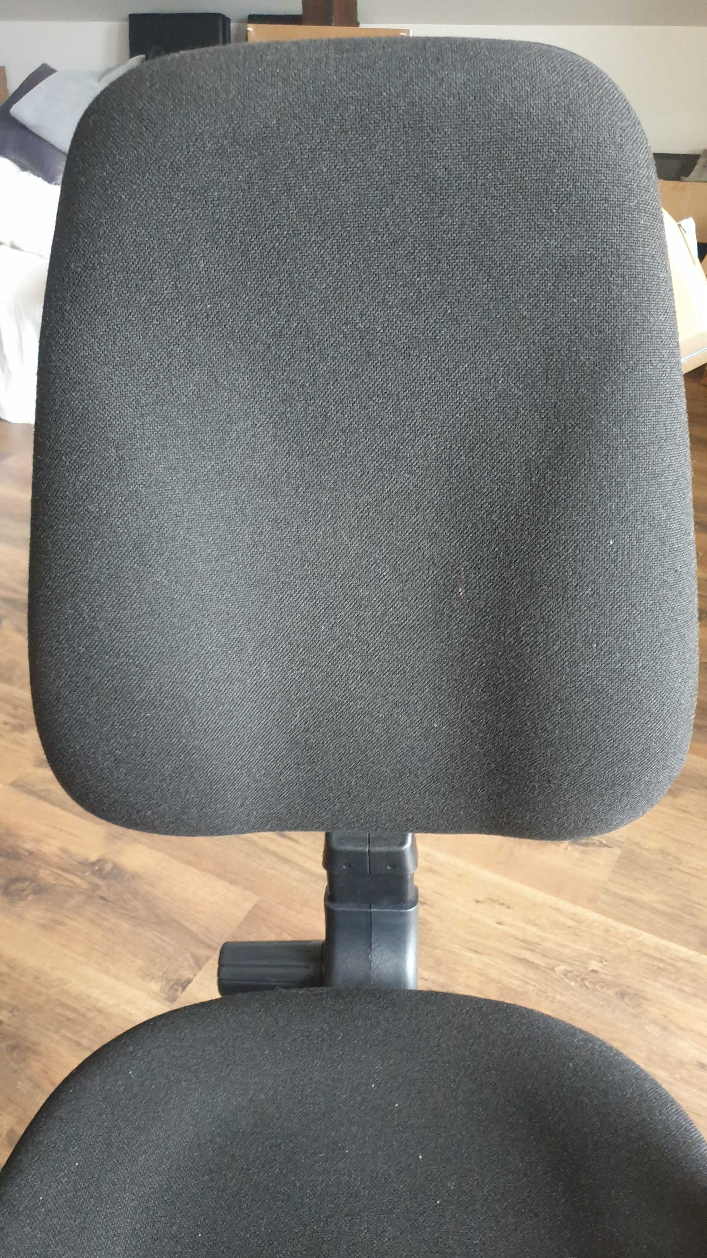 Krzesło obrotowe / fotel biurowy
