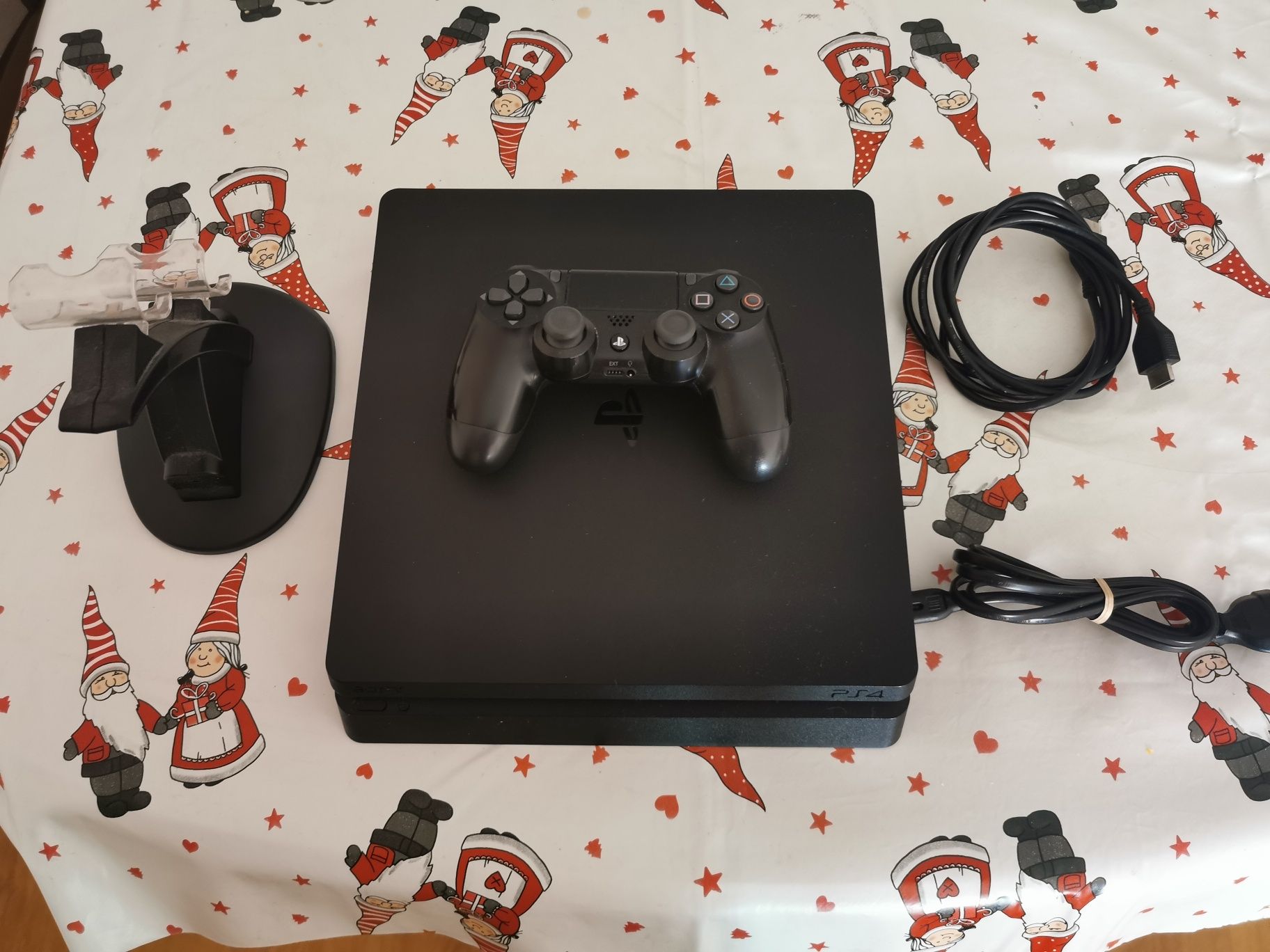 PS4 Slim 1Tb  em bom estado