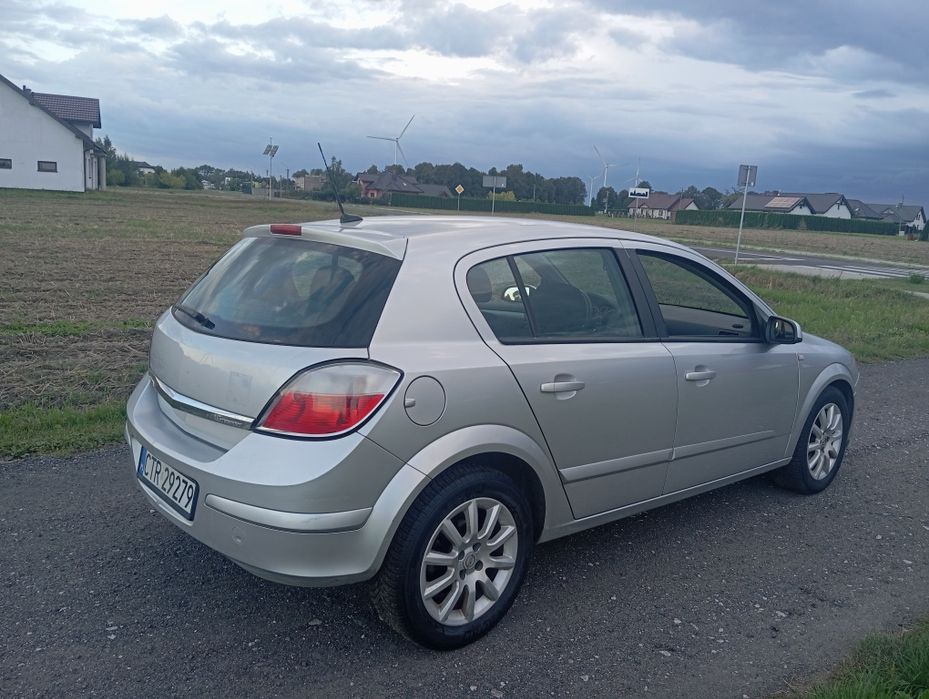 Astra H 1.6  Fajny stan Bez rdzy ! Aktualne!!