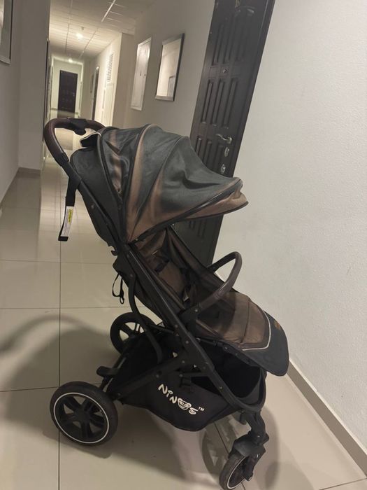 Прогулянкова коляска б/у додам подарунок