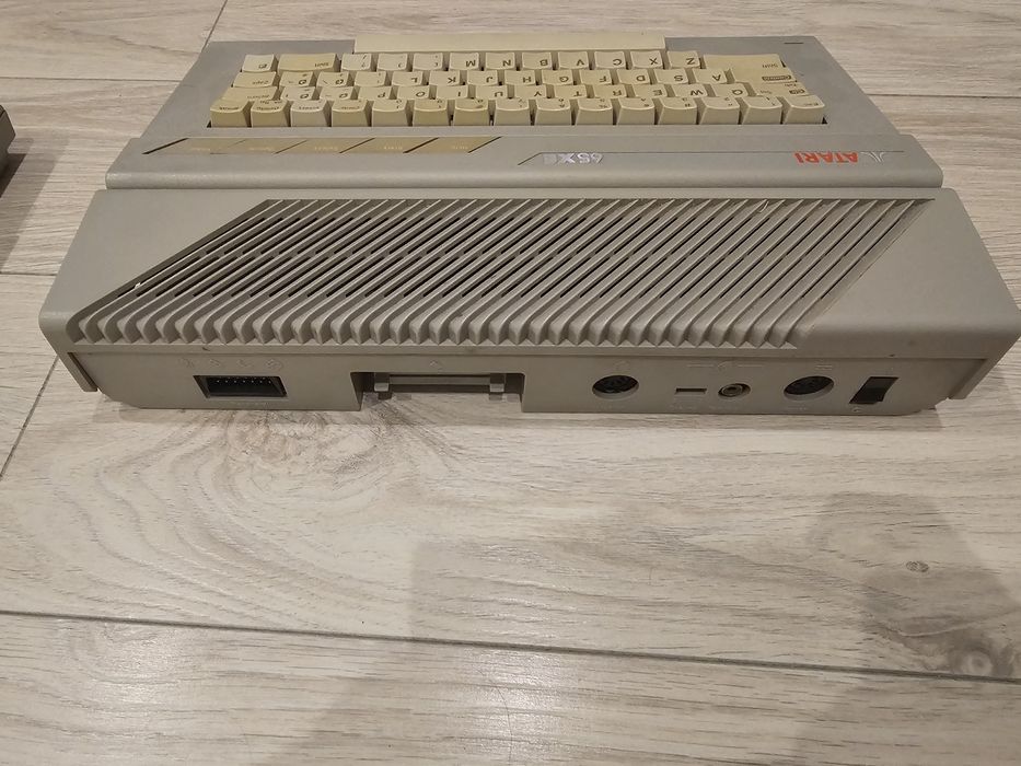 Atari 65xe z magnetofonem