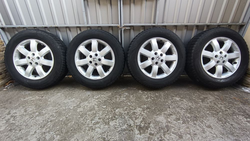 Зимняя резина Roadstone Winguard Ice SUV 225/65 R17
