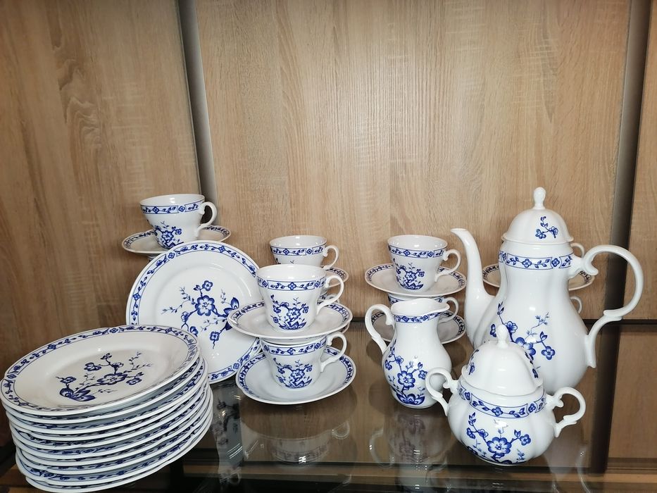 Serwis kawowy, porcelana Bogucice, motyw niebieskie kwiaty