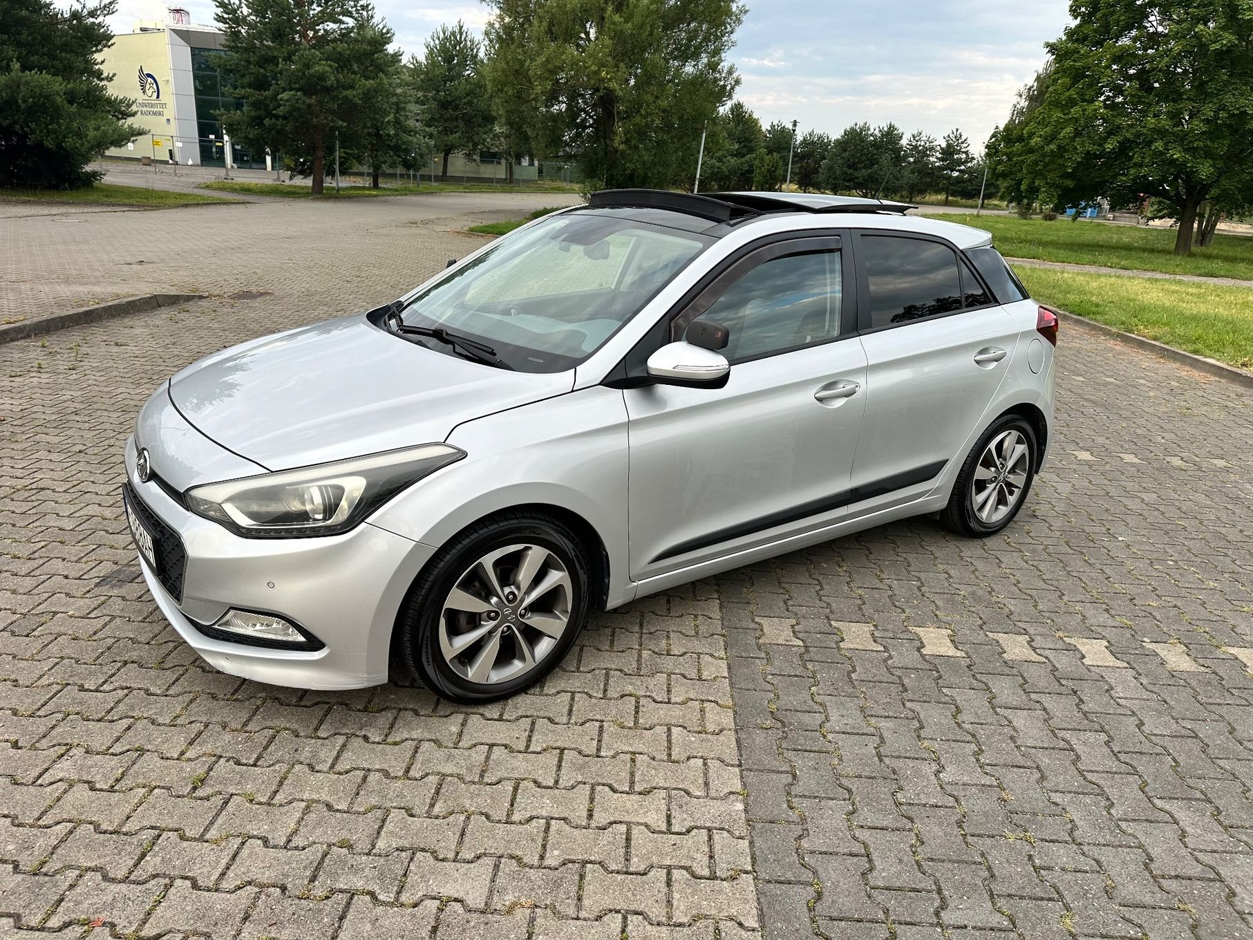 Hyundai i20 Hyunday i20 z małym przebiegiem i instalacją gazową , panorama dach