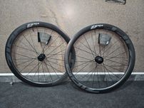 Par Rodas ZIPP 303S Tubeless XDR Disc Carbon Center Lock