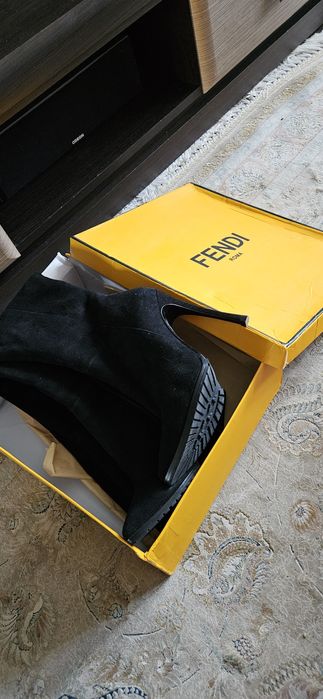 Замшеві ботфорди 37 розмір Італія