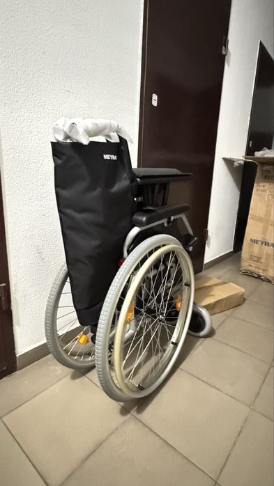Продам новою инвалидную каляску