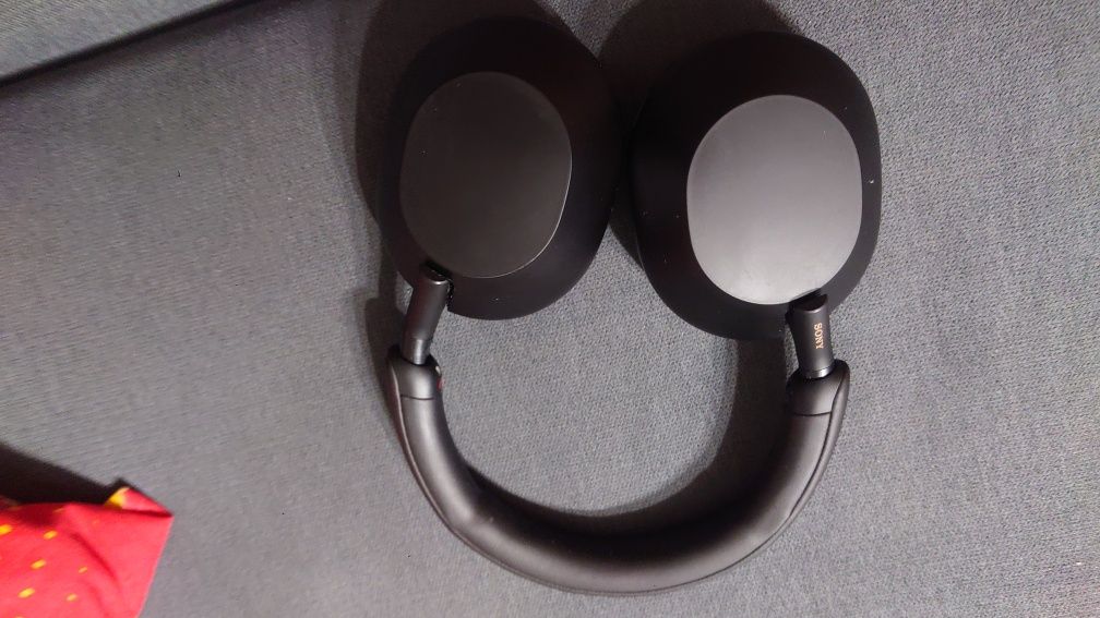 Słuchawki Sony WH1000XM5 używane stan bdb