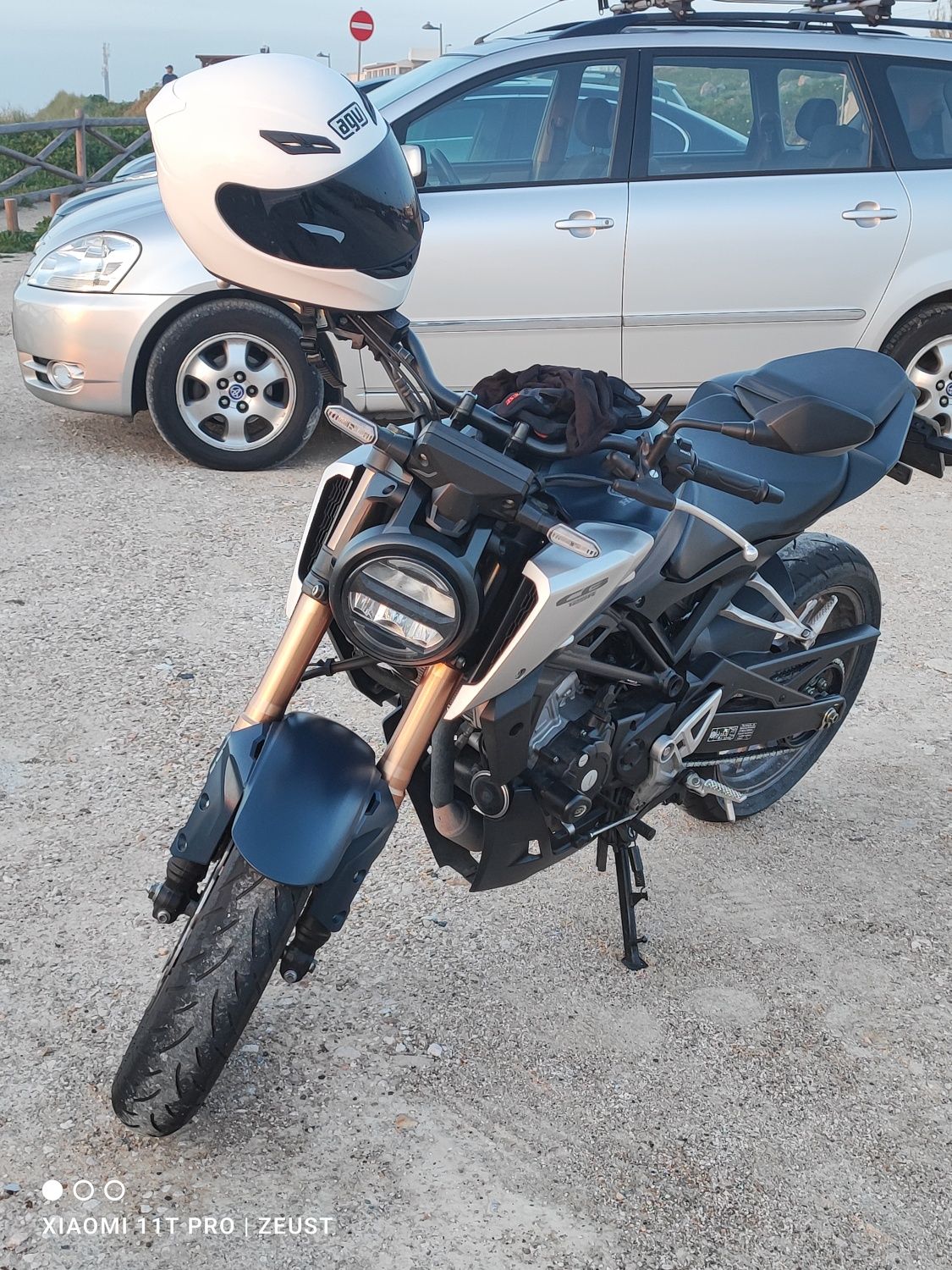 Vendo Honda CB125R 2022