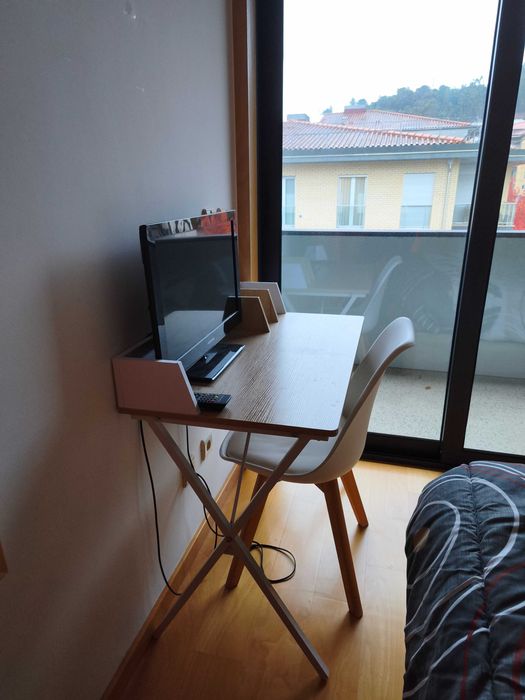 Secretária de quarto ou escritório