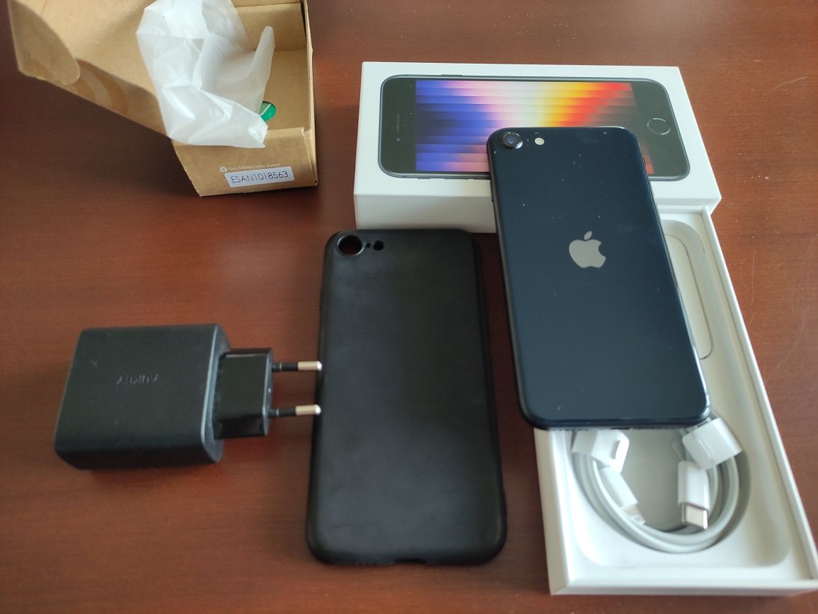 iPhone SE 3, 64GB, Czarny