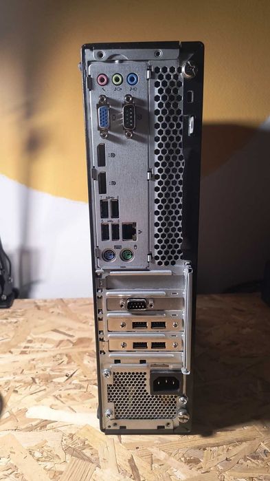 Computador Lenovo Think SFF M710S i5 7400, 16GB DDR4, 512GB M2 NVME