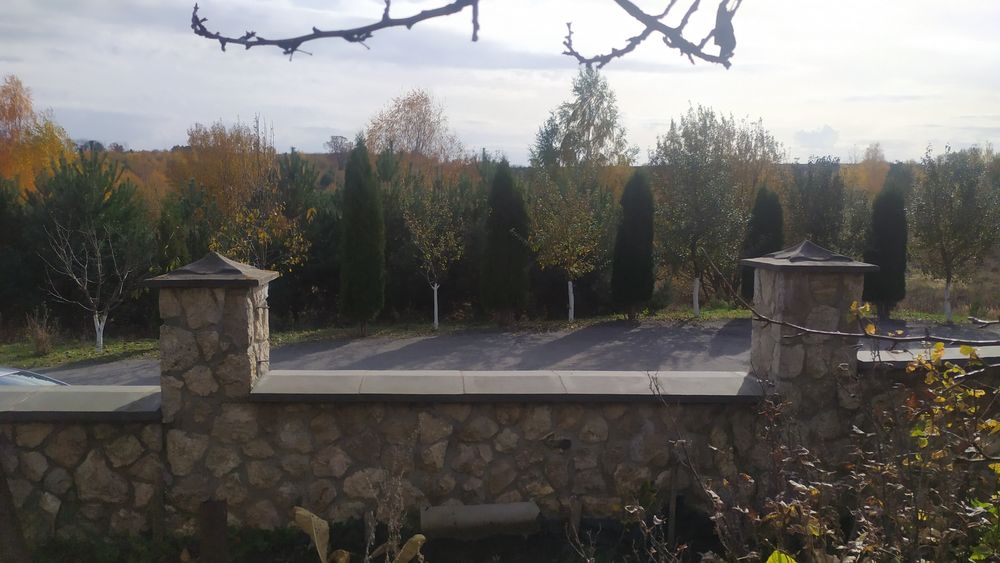 Продам будинок біля спорбази гарний краєвид.Навпроти Галицький ботаніч