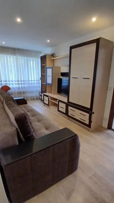 Сдам 2 ком квартиру евроремонт