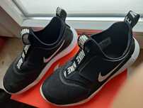 J.NOWE orginalne Nike Flex Runner Lekkie buty wsuwane r.31 czarne