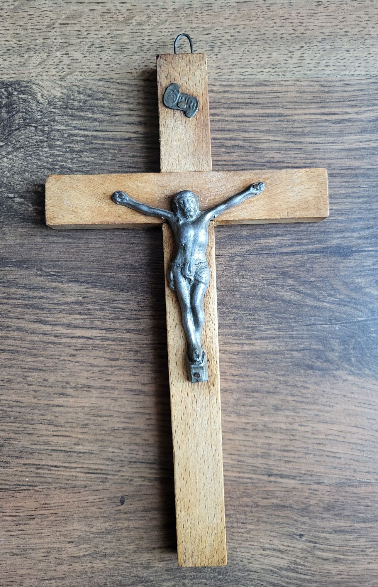 Krzyż drewniany do powieszenia, wymiary 23x13 cm