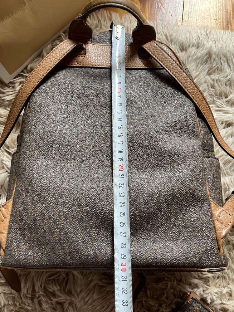 Michael Kors plecaczek rhea plecak brązowy monogram logowany złote