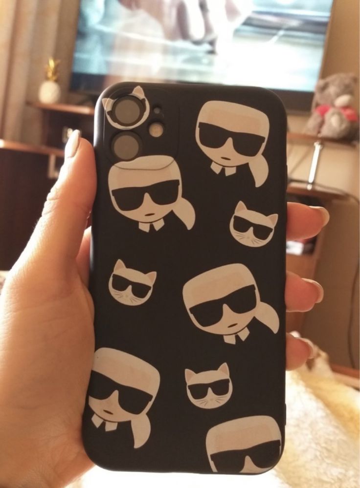 Чохол Karl Lagerfeld на Iphone 11