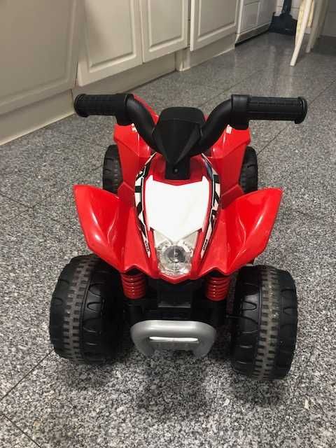 Quadriciclo infantil (moto 4) 6V Zoko (+ 18 meses) cor vermelha